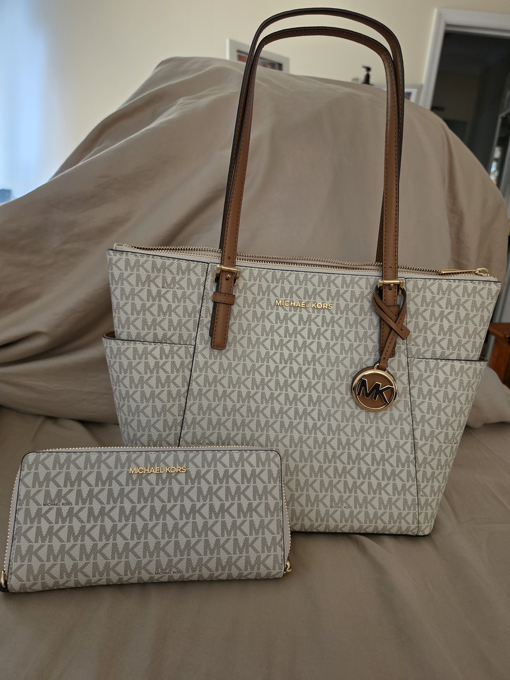 Michael Kors Beige/White Signature Tote with Wallet
